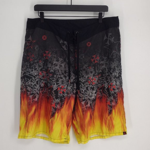 Hurley Flames Cross Stars Black Red Summer Beach Boardshorts Mens W 36 - Picture 1 of 5
